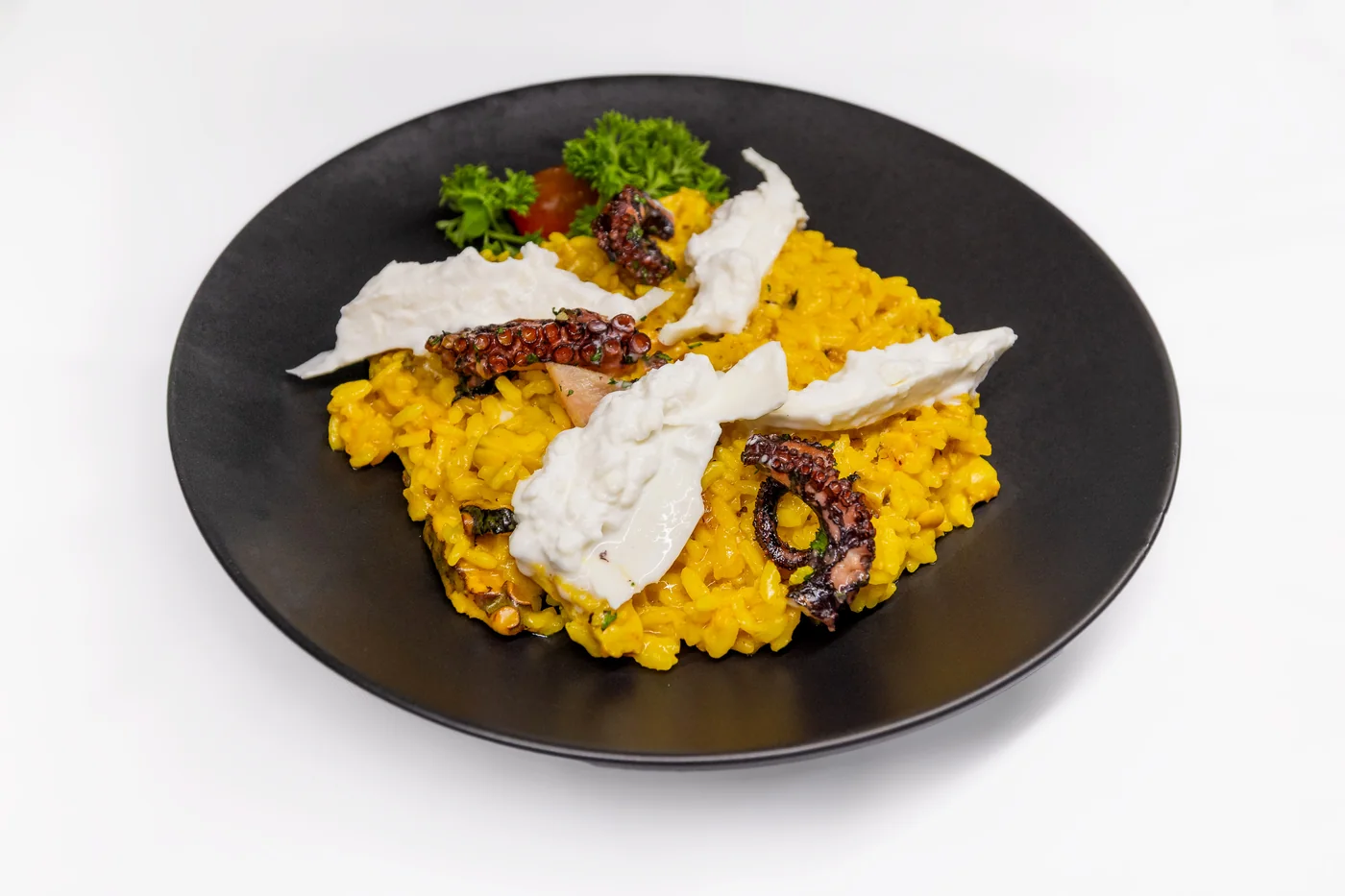 Risotto con pulpo a la parrilla y burrata
